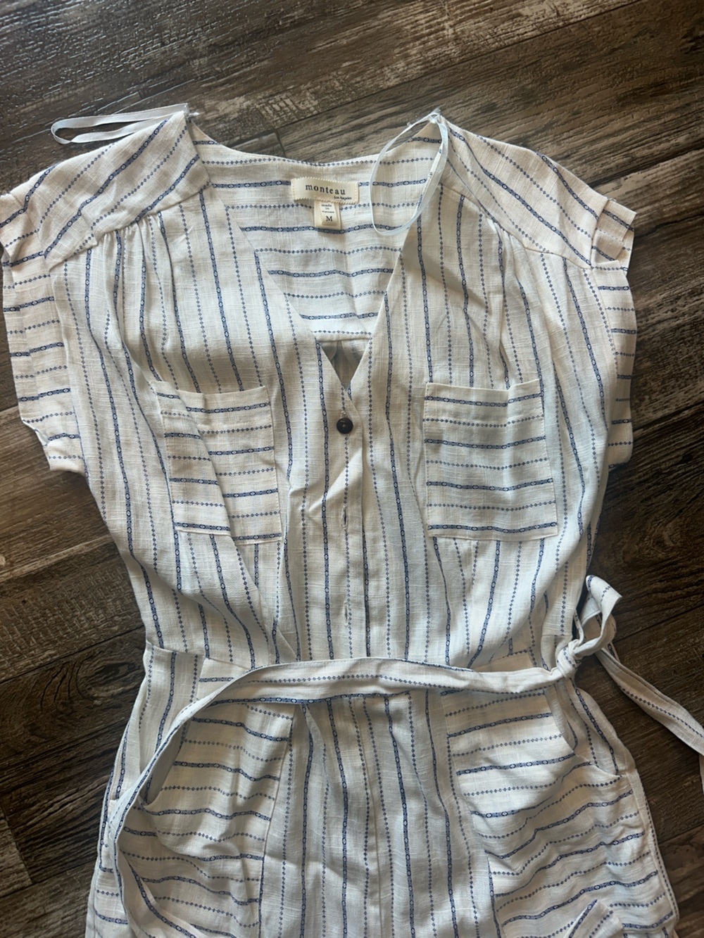 Monteau White Striped Button-Front Casual jumper with Blue Accents